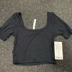 NWT LULULEMON Ribbed held tight Tee